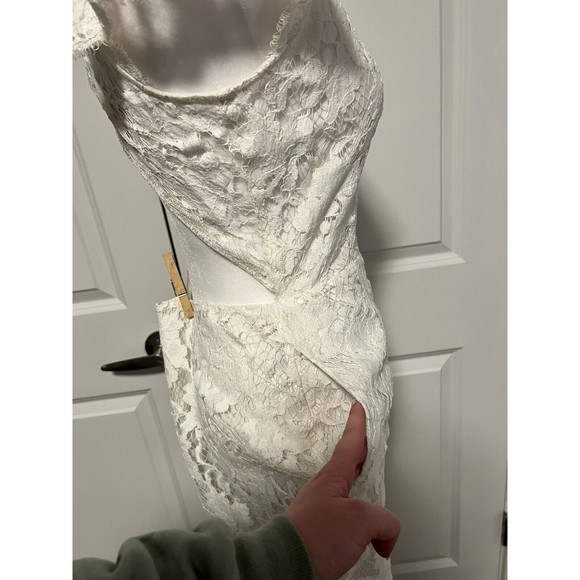 Signature8 White Lace Backless dress with pockets Large cap sleeve bridal - Picture 7 of 15